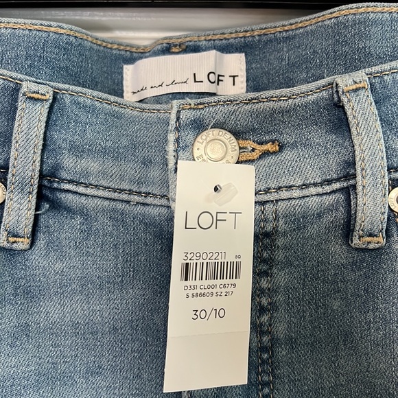 Loft jeans, BNWT. Light denim, high rise, light distressing, raw hem. - Picture 4 of 6